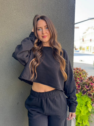 Black-Out Cropped Crew