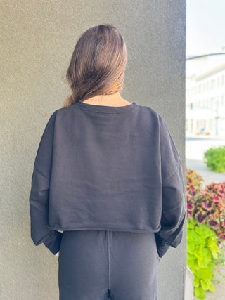 Black-Out Cropped Crew