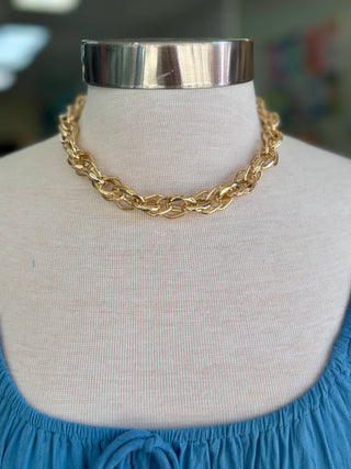 Gold Interlocking Chain Necklace