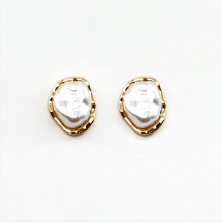 Freshwater Pearl Stud Earrings